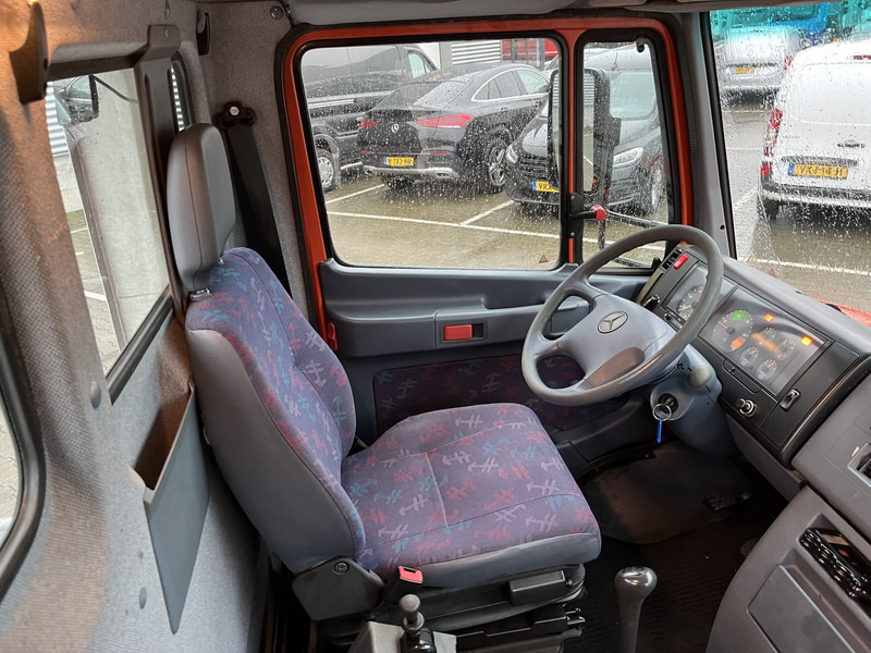 Mercedes-Benz Vario 612 D / Car - Machine Transporter 570 cm / Winch / Ramps / NL Truck - Camion porte-voitures: photos 4 Mercedes-Benz Vario 612 D / Car - Machine Transporter 570 cm / Winch / Ramps / NL Truck - Camion porte-voitures: photos 4