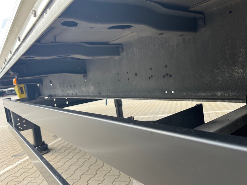 Schmitz Cargobull N/A 3ass / Boxtrailer / Loadlift / APK TUV 02-26 / NL Trailer - Semi-remorque fourgon: photos 4 Schmitz Cargobull N/A 3ass / Boxtrailer / Loadlift / APK TUV 02-26 / NL Trailer - Semi-remorque fourgon: photos 4