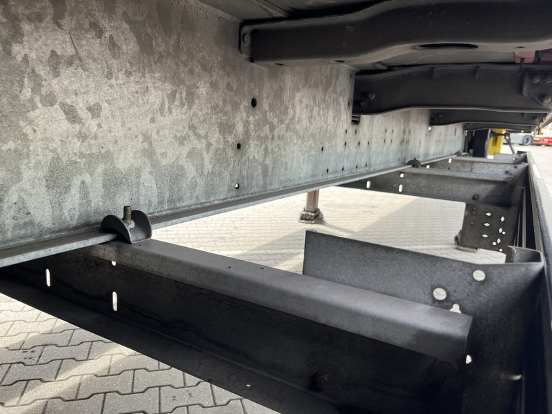 Semi-remorque fourgon Schmitz Cargobull SCB S2 / Box Trailer / 2 axle / APK TUV 06-26: photos 6 Semi-remorque fourgon Schmitz Cargobull SCB S2 / Box Trailer / 2 axle / APK TUV 06-26: photos 6
