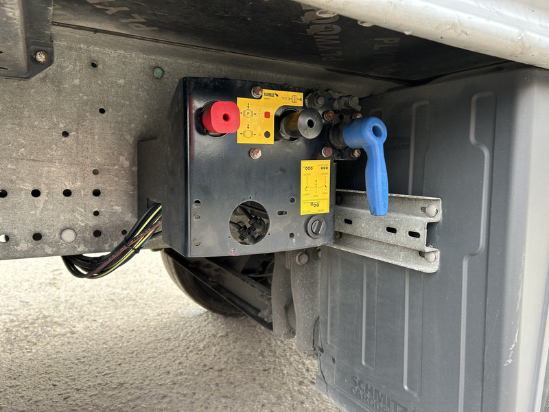 Semi-remorque rideaux coulissants Schmitz Cargobull SCB S3T / Schuifzeil / Kooi Aap / Lift + Stuuras / APK 05-26: photos 18 Semi-remorque rideaux coulissants Schmitz Cargobull SCB S3T / Schuifzeil / Kooi Aap / Lift + Stuuras / APK 05-26: photos 18