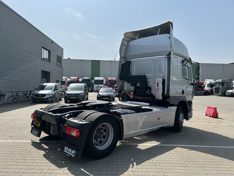 DAF CF 410 FT Space Cab / 281 dkm / Smart Tacho V2 / APK 01-26 - Tracteur routier: photos 2 DAF CF 410 FT Space Cab / 281 dkm / Smart Tacho V2 / APK 01-26 - Tracteur routier: photos 2