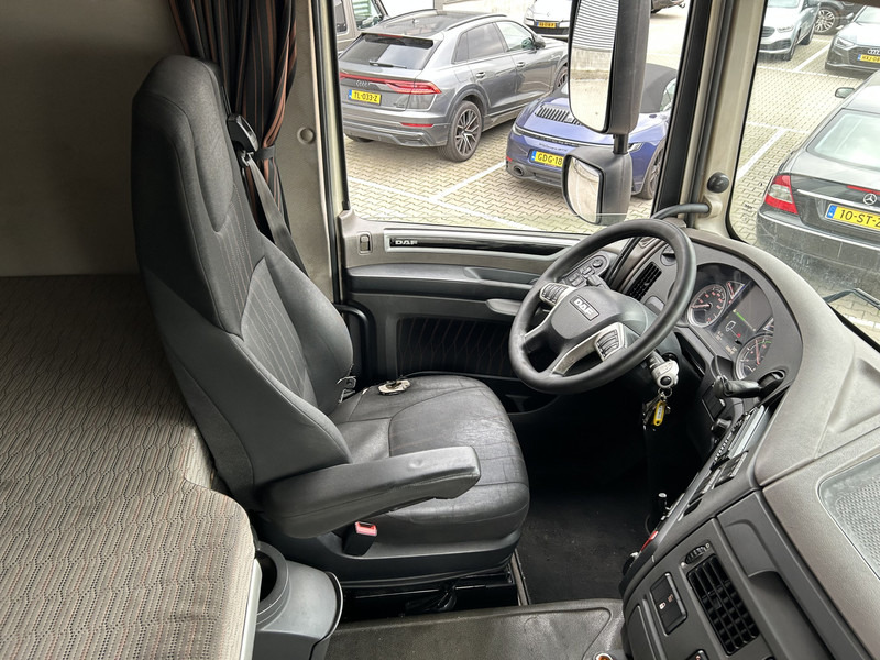 DAF XF 450 FT Space Cab / 688 dkm / MX Brake / APK TUV 05-26 - Tracteur routier: photos 3 DAF XF 450 FT Space Cab / 688 dkm / MX Brake / APK TUV 05-26 - Tracteur routier: photos 3