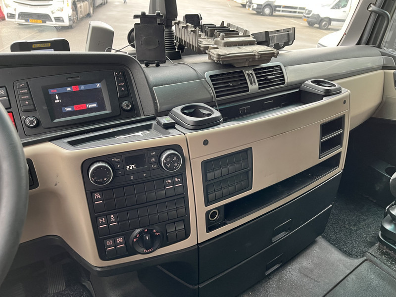 MAN TGX 18.460 XXL / Motor Defect -> Not Running / Retarder / 645 dkm / 2 Tanks - Tracteur routier: photos 5 MAN TGX 18.460 XXL / Motor Defect -> Not Running / Retarder / 645 dkm / 2 Tanks - Tracteur routier: photos 5