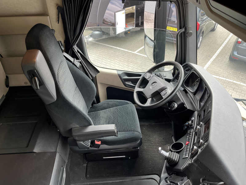 Mercedes-Benz Actros 1842 Streamspace / 724 dkm / 2 Tanks / Stand Airco / NL Truck - Tracteur routier: photos 3 Mercedes-Benz Actros 1842 Streamspace / 724 dkm / 2 Tanks / Stand Airco / NL Truck - Tracteur routier: photos 3