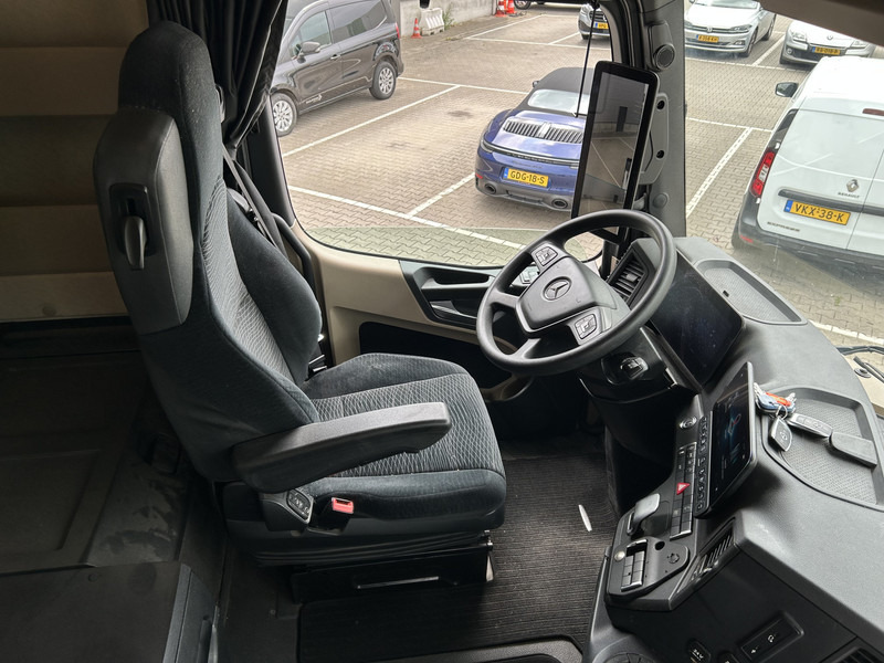 Mercedes-Benz Actros 1845 Gigaspace / 549 dkm / 2 Tanks / Stand Airco / New Tacho V2 - Tracteur routier: photos 3 Mercedes-Benz Actros 1845 Gigaspace / 549 dkm / 2 Tanks / Stand Airco / New Tacho V2 - Tracteur routier: photos 3