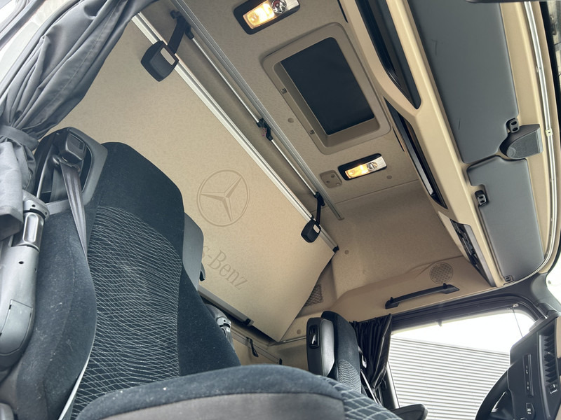 Tracteur routier Mercedes-Benz Actros 1845 Gigaspace / 549 dkm / 2 Tanks / Stand Airco / New Tacho V2: photos 10
