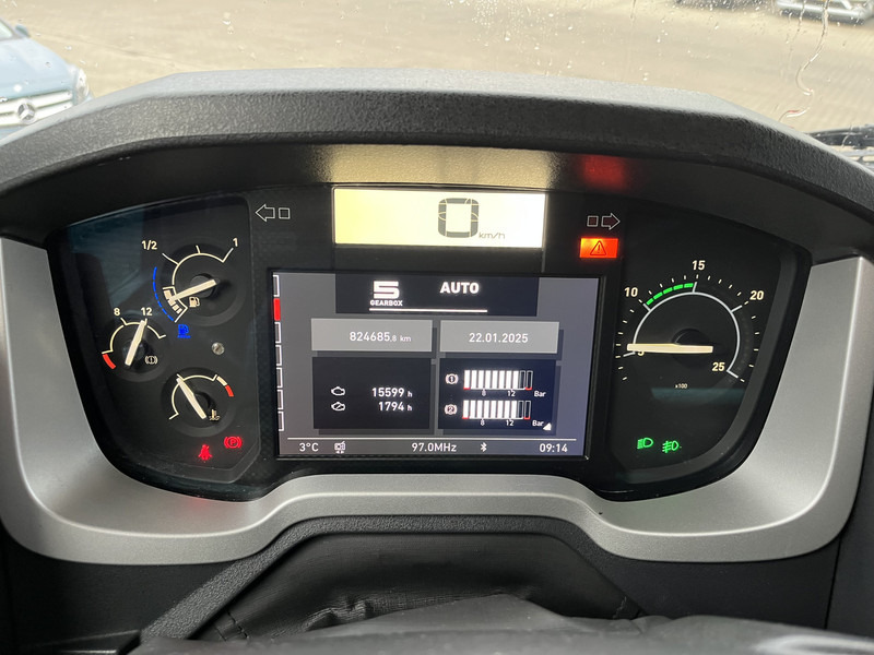 Renault T 460 Comfort Euro 6 / 824 dkm / 2 Tanks / Smart Tacho V2 - Tracteur routier: photos 4 Renault T 460 Comfort Euro 6 / 824 dkm / 2 Tanks / Smart Tacho V2 - Tracteur routier: photos 4