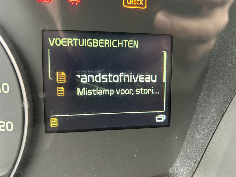 Volvo FH 420 Globetrotter / 842 dkm / VEB+ / Smart Tacho V2 / Dynamic Steering - Tracteur routier: photos 5 Volvo FH 420 Globetrotter / 842 dkm / VEB+ / Smart Tacho V2 / Dynamic Steering - Tracteur routier: photos 5