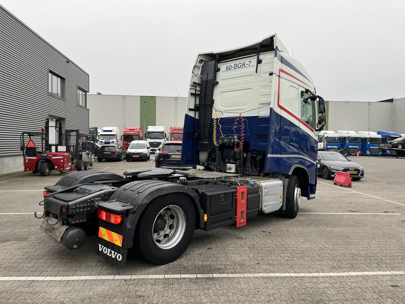 Volvo FH 420 Globetrotter / Dynamic Steering / New Tacho V2 / VEB+ / APK TUV 10-25 - Tracteur routier: photos 2 Volvo FH 420 Globetrotter / Dynamic Steering / New Tacho V2 / VEB+ / APK TUV 10-25 - Tracteur routier: photos 2