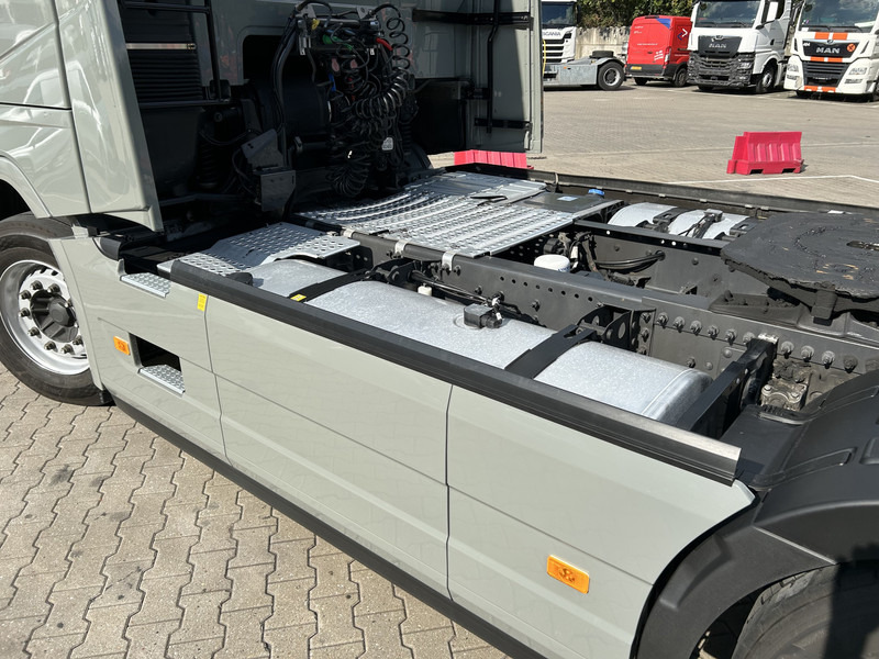 Tracteur routier Volvo FH 500 Globetrotter XL / VEB+ / 2 Tanks / New Tacho V2 / APK TUV 07-26: photos 16
