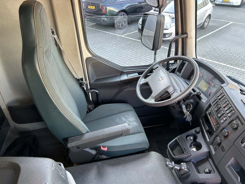 Volvo FL 210 / 12 Ton / 203 dkm / Wrapped / Box / Laadklep / APK 01-26 - Camion fourgon: photos 3 Volvo FL 210 / 12 Ton / 203 dkm / Wrapped / Box / Laadklep / APK 01-26 - Camion fourgon: photos 3