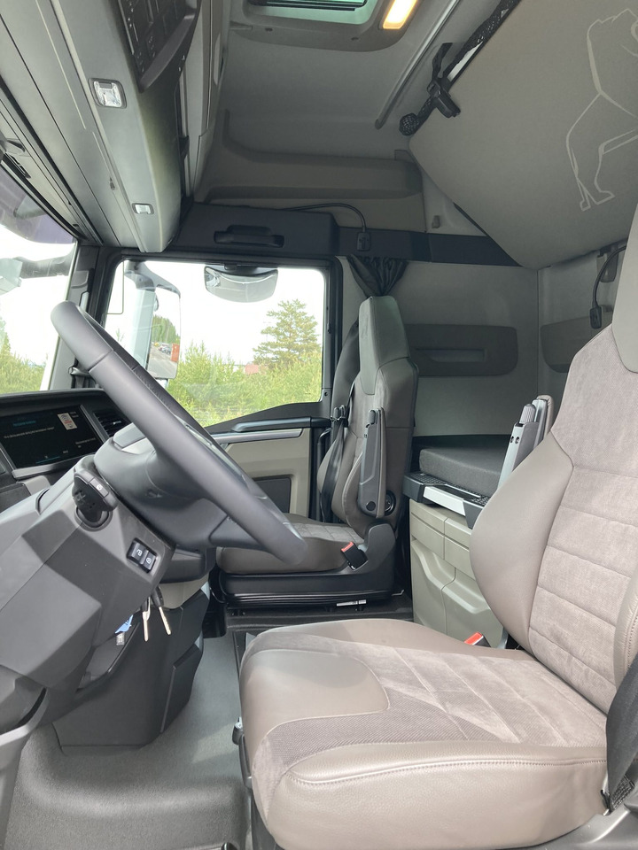 Camion pour le transport de boissons TGX 26.510 6×2-4 Fjärrbil Skåp PLS: photos 9 Camion pour le transport de boissons TGX 26.510 6×2-4 Fjärrbil Skåp PLS: photos 9