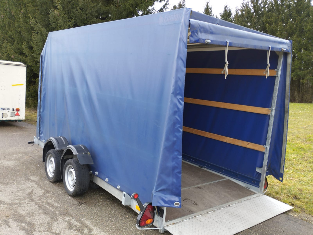 VEZEKO 400 x 187 3,5 t Absenkanhänger Huski 40.35 - Remorque rideaux coulissants: photos 4 VEZEKO 400 x 187 3,5 t Absenkanhänger Huski 40.35 - Remorque rideaux coulissants: photos 4