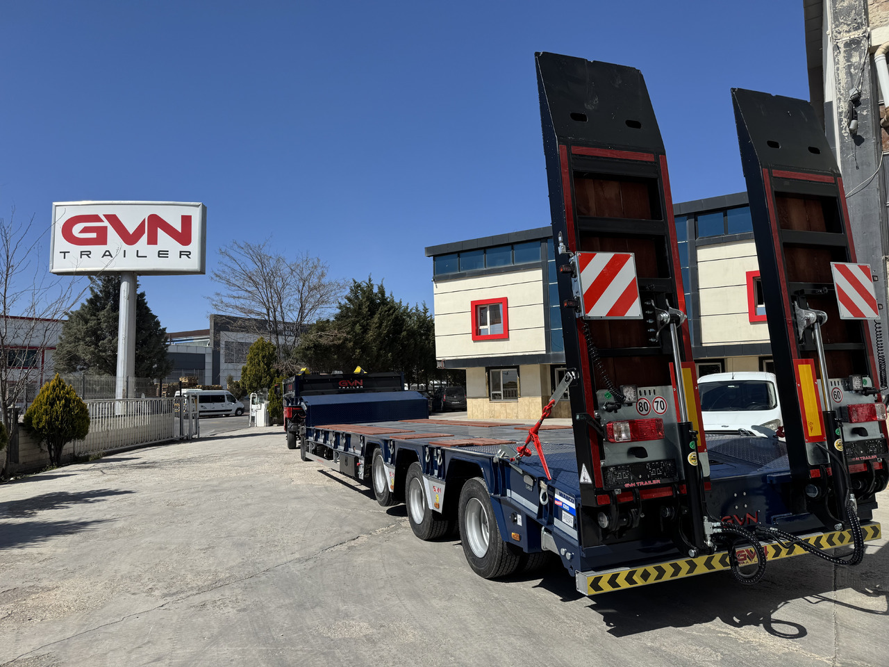GVN Trailer 4 AXLE LOWBED - Semi-remorque surbaissé: photos 1 GVN Trailer 4 AXLE LOWBED - Semi-remorque surbaissé: photos 1