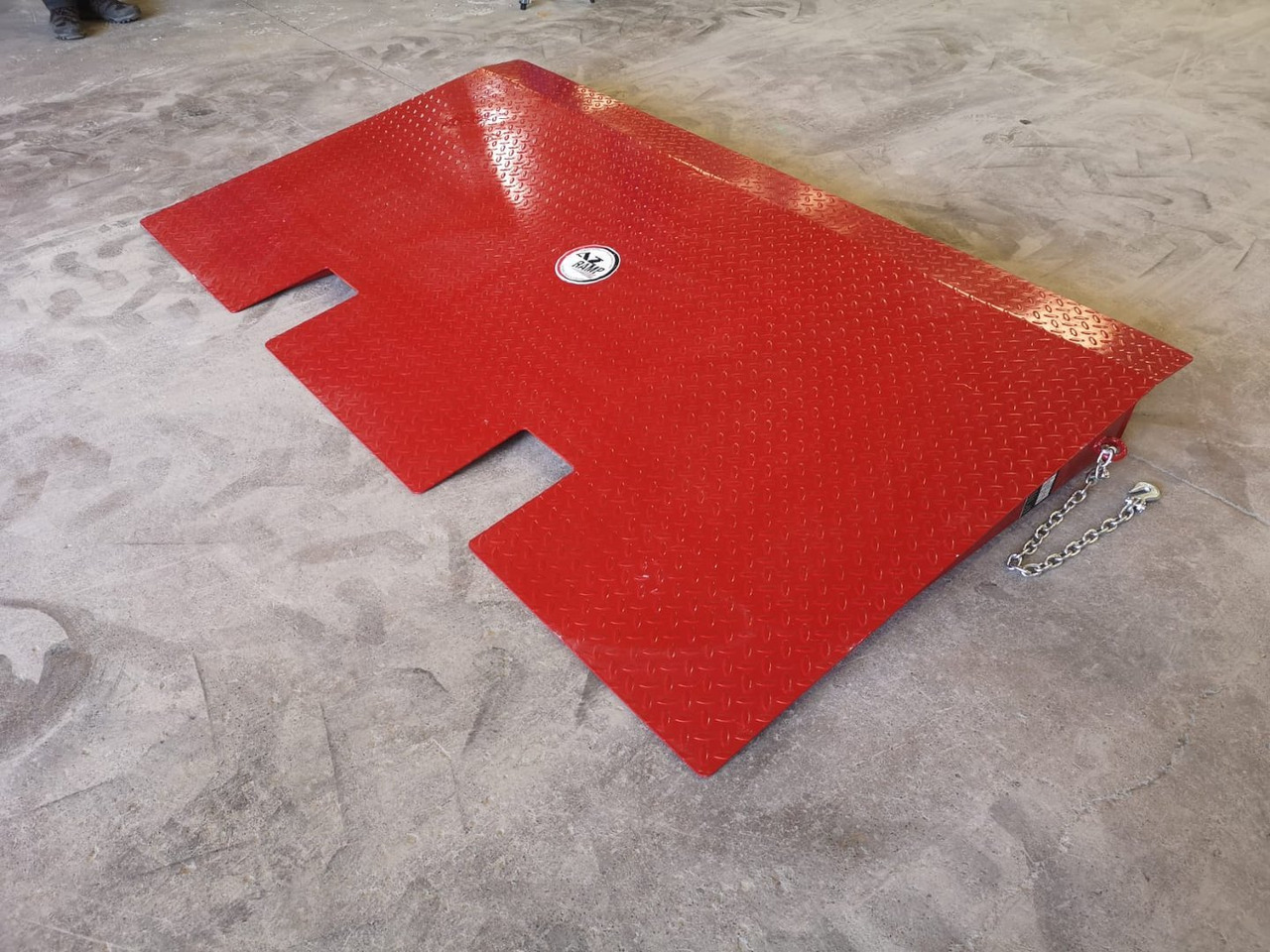 Compact Container access ramp . AZ RAMP - HCRN-06. 6 000 Kg - Rampe de chargement: photos 2 Compact Container access ramp . AZ RAMP - HCRN-06. 6 000 Kg - Rampe de chargement: photos 2