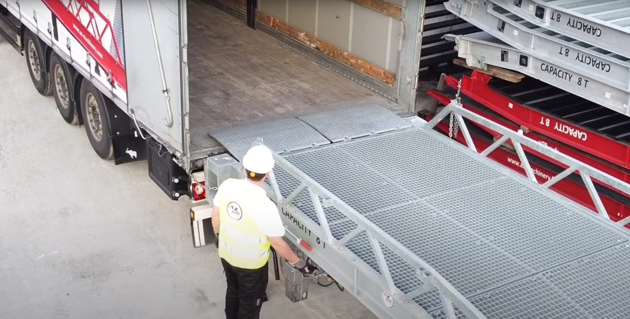 Loading Ramp with with hydraulic tilting bridge - AZ RAMP - STAR- 8T FULL GALVA - Rampe de chargement: photos 4 Loading Ramp with with hydraulic tilting bridge - AZ RAMP - STAR- 8T FULL GALVA - Rampe de chargement: photos 4