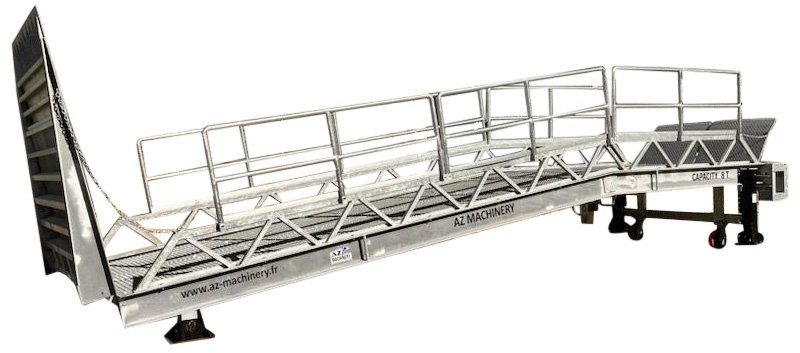 Loading Ramp with with hydraulic tilting bridge - AZ RAMP - STAR- 8T FULL GALVA - Rampe de chargement: photos 1 Loading Ramp with with hydraulic tilting bridge - AZ RAMP - STAR- 8T FULL GALVA - Rampe de chargement: photos 1