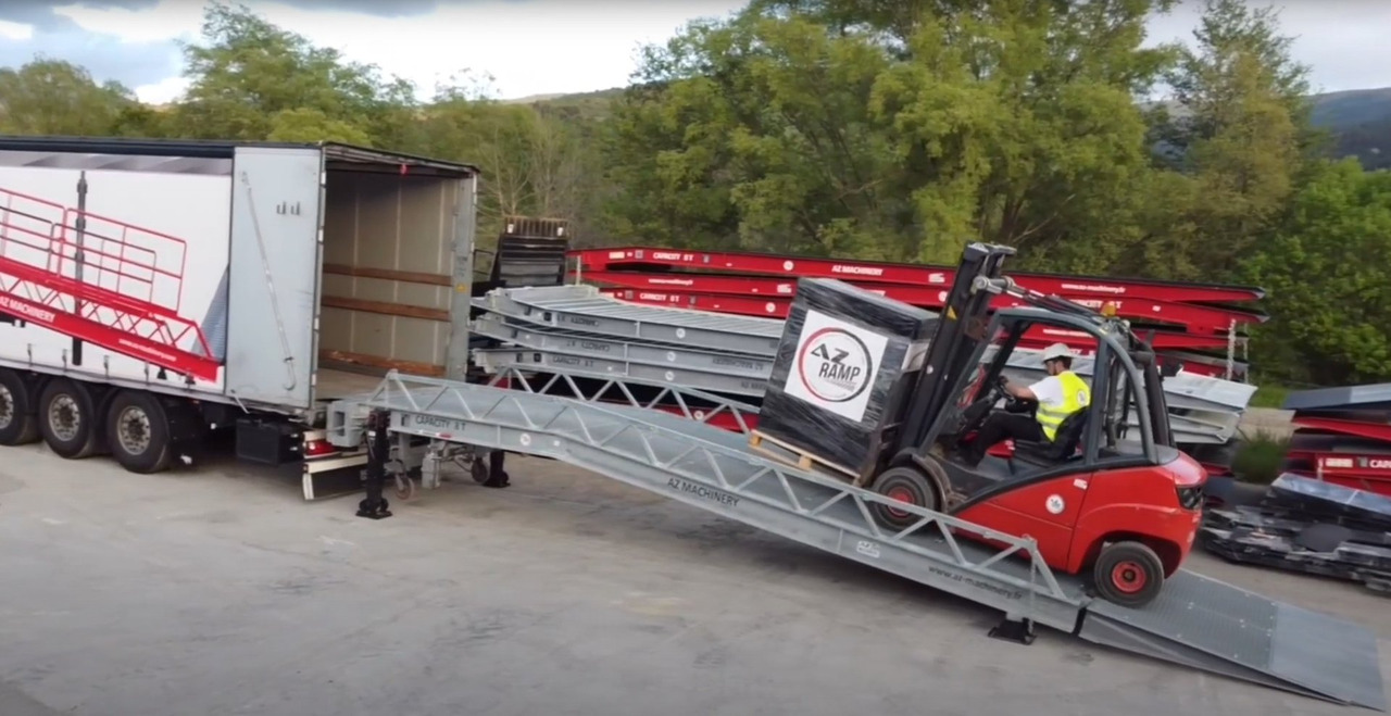 Loading Ramp with with hydraulic tilting bridge - AZ RAMP - STAR- 8T FULL GALVA - Rampe de chargement: photos 5 Loading Ramp with with hydraulic tilting bridge - AZ RAMP - STAR- 8T FULL GALVA - Rampe de chargement: photos 5