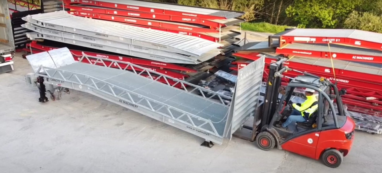 Loading Ramp with with hydraulic tilting bridge - AZ RAMP - STAR- 8T FULL GALVA - Rampe de chargement: photos 3 Loading Ramp with with hydraulic tilting bridge - AZ RAMP - STAR- 8T FULL GALVA - Rampe de chargement: photos 3