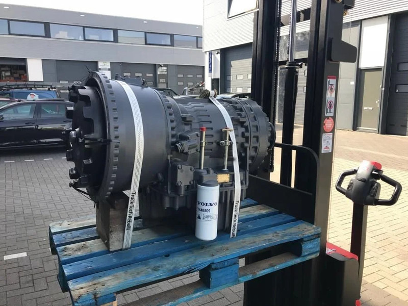 Volvo PT1860 22517, 22546 - Boîte de vitesse et pièces pour Tombereau articulé: photos 2 Volvo PT1860 22517, 22546 - Boîte de vitesse et pièces pour Tombereau articulé: photos 2