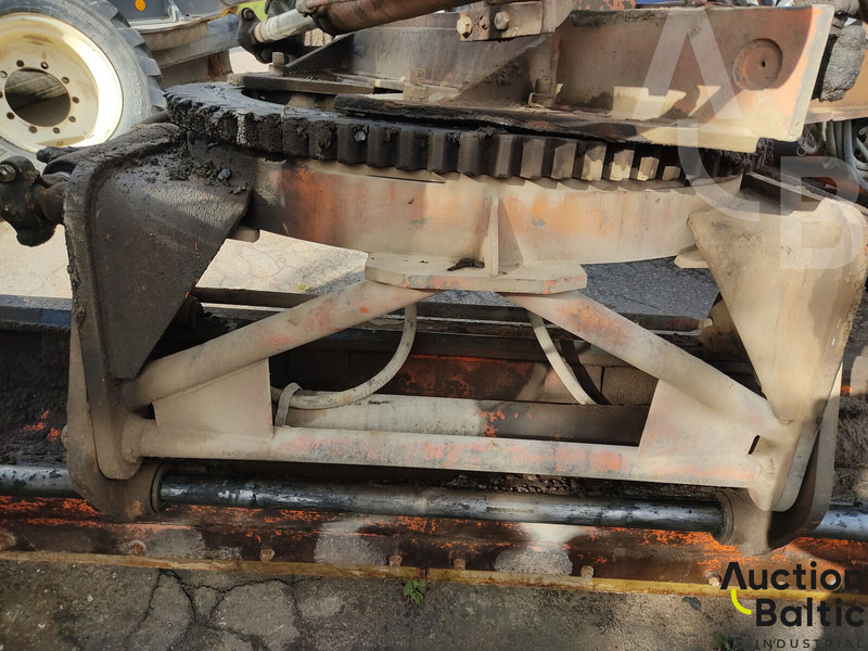 Niveleuse Brianskij Arsenal GS-14.02: photos 15 Niveleuse Brianskij Arsenal GS-14.02: photos 15