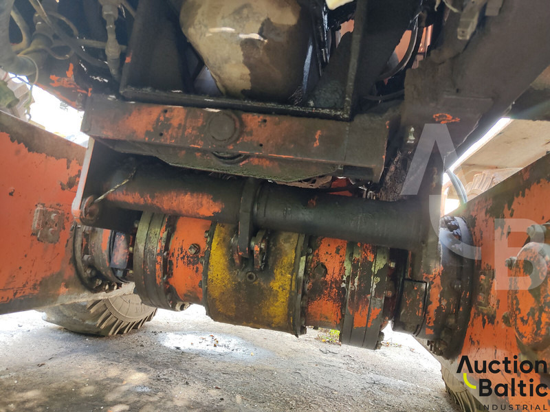 Niveleuse Brianskij Arsenal GS-14.02: photos 9 Niveleuse Brianskij Arsenal GS-14.02: photos 9