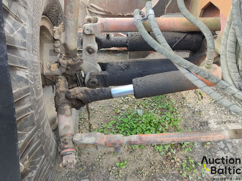 Niveleuse Brianskij Arsenal GS-14.02: photos 18 Niveleuse Brianskij Arsenal GS-14.02: photos 18