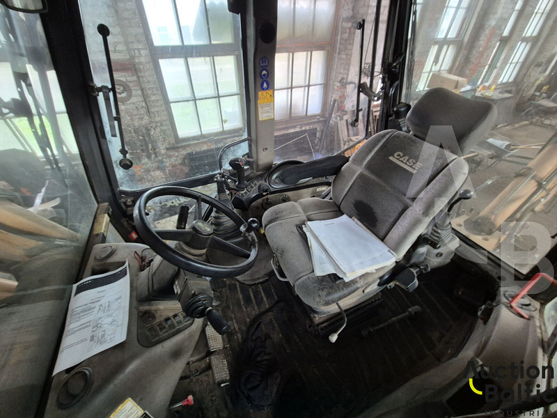 Case 695 SR-4 PS - Tractopelle: photos 4 Case 695 SR-4 PS - Tractopelle: photos 4