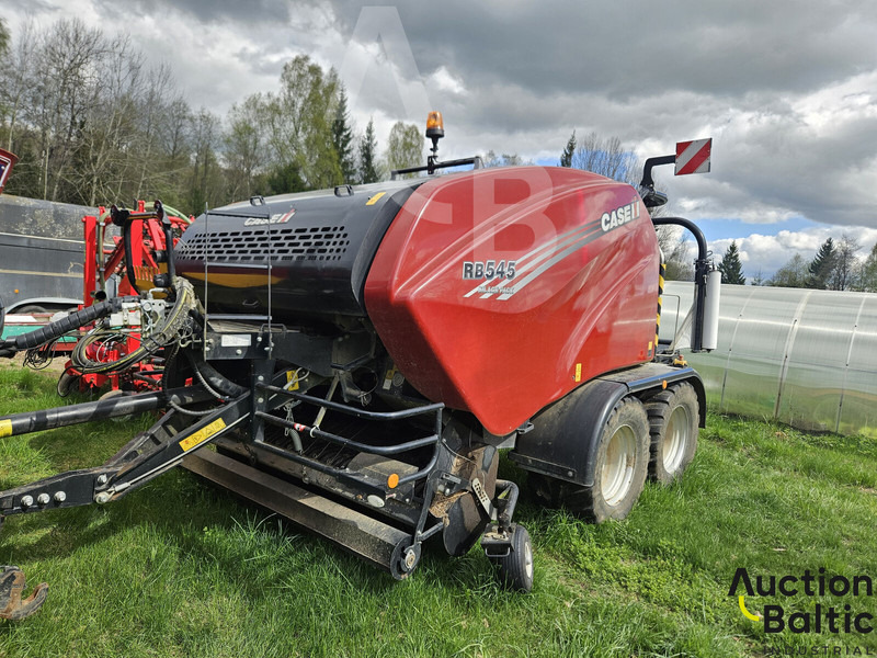 Presse à balles rondes Case IH RB545Silage