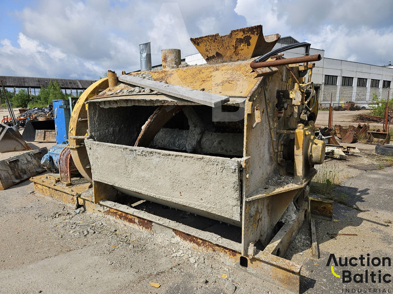 Concrete mixer - Bétonnière: photos 2 Concrete mixer - Bétonnière: photos 2