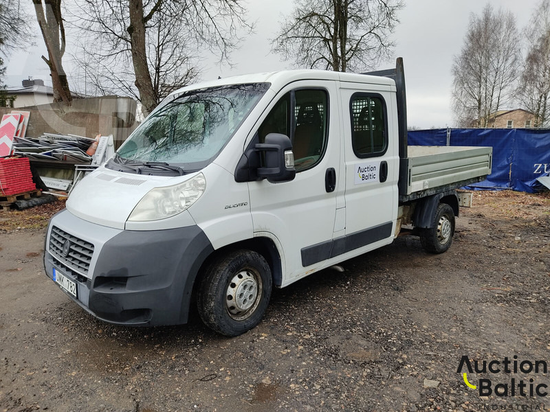 Fiat Ducato - Utilitaire plateau: photos 1 Fiat Ducato - Utilitaire plateau: photos 1