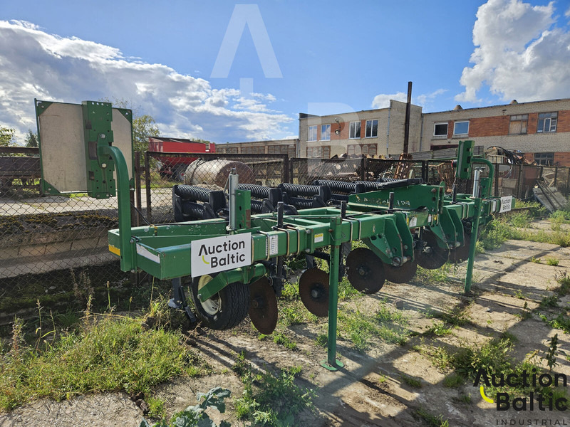 Great Plains SS 0300 - Décompacteur: photos 1 Great Plains SS 0300 - Décompacteur: photos 1