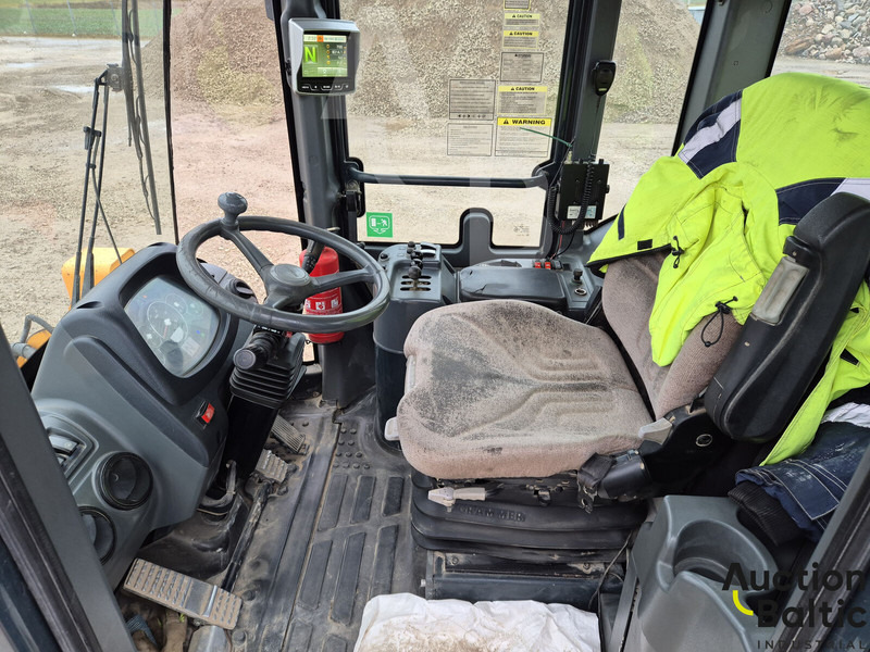 Chargeuse sur pneus Hyundai HL 757-9 A: photos 6 Chargeuse sur pneus Hyundai HL 757-9 A: photos 6