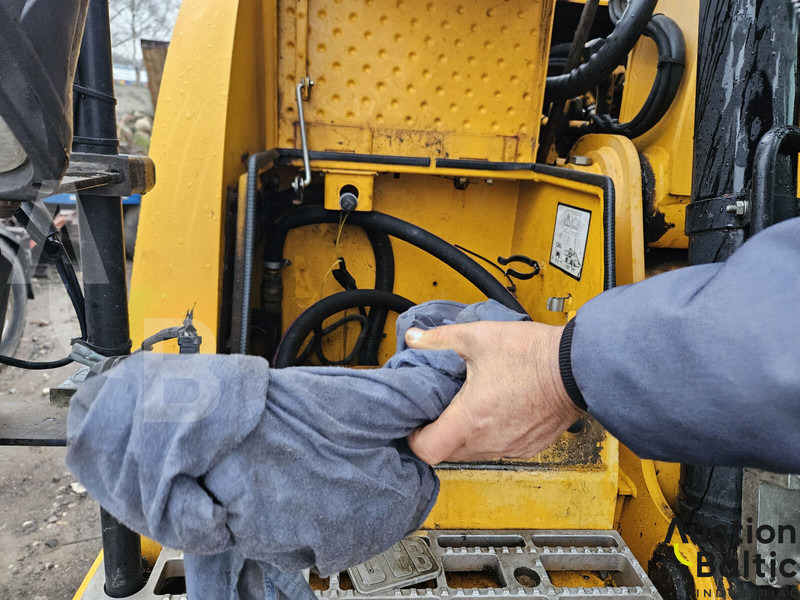 Pelle sur pneus JCB JS 145 W: photos 20