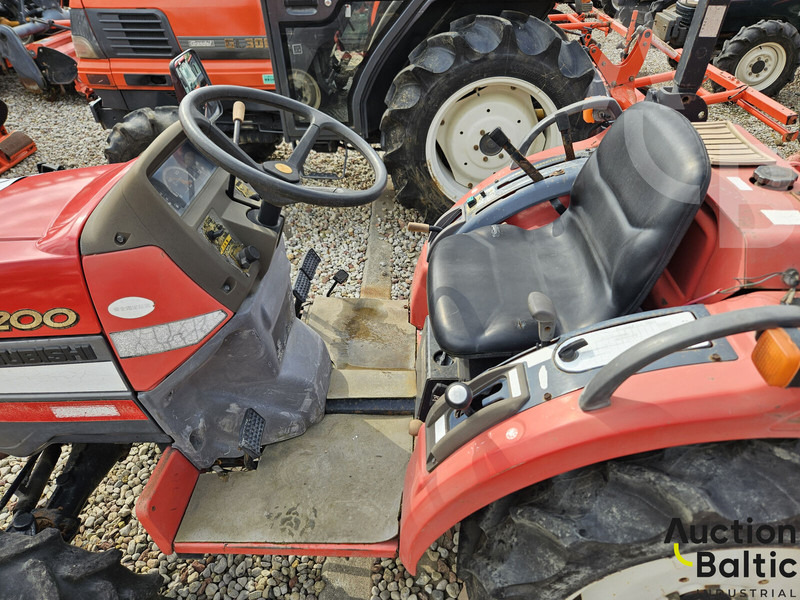 Mitsubishi MT200 - Tracteur agricole: photos 5 Mitsubishi MT200 - Tracteur agricole: photos 5