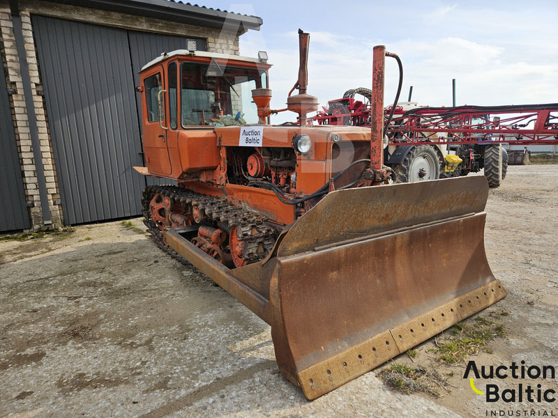 Onbekend DT-75 - Bulldozer: photos 1 Onbekend DT-75 - Bulldozer: photos 1