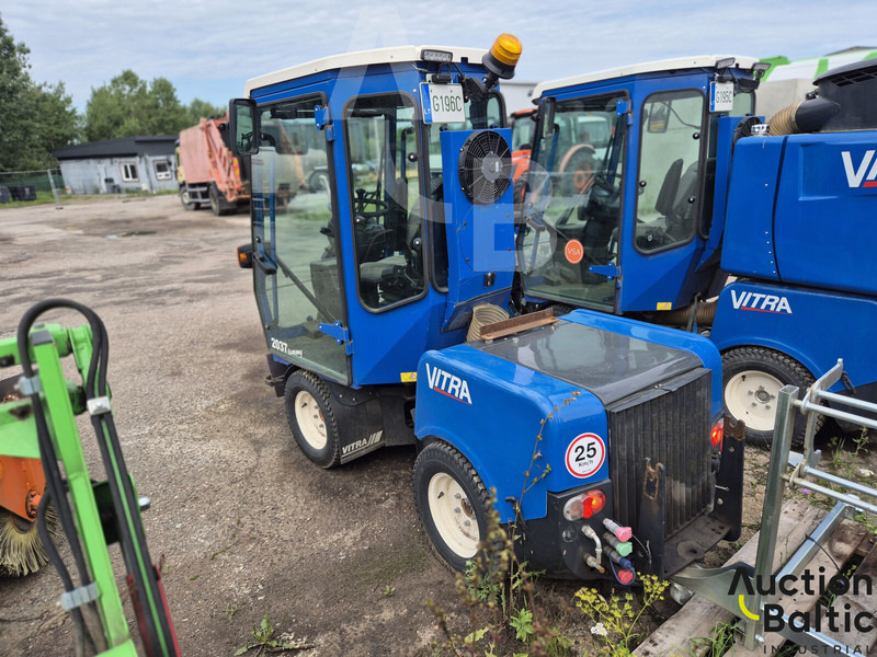 Vitra 2037 Economy - Balayeuse de voirie: photos 4 Vitra 2037 Economy - Balayeuse de voirie: photos 4