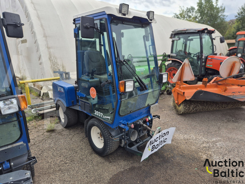 Vitra 2037 Economy - Balayeuse de voirie: photos 2 Vitra 2037 Economy - Balayeuse de voirie: photos 2