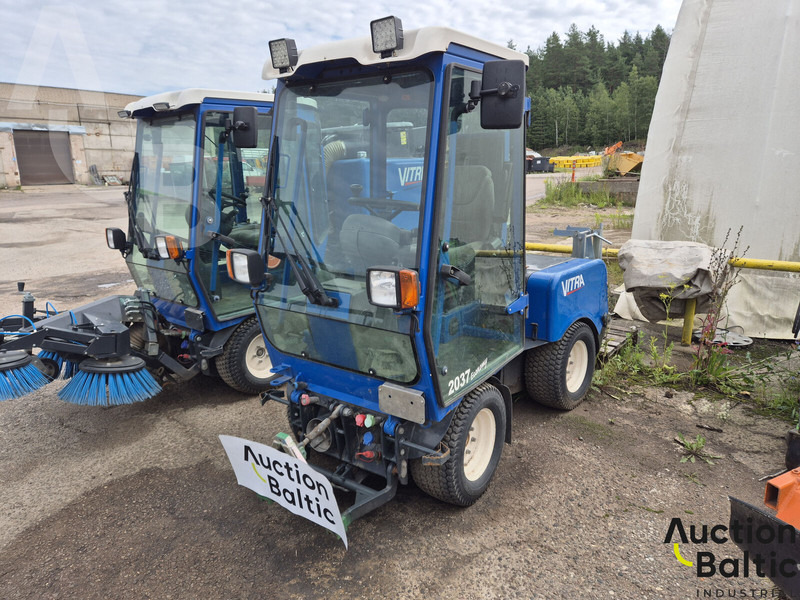 Vitra 2037 Economy - Balayeuse de voirie: photos 1 Vitra 2037 Economy - Balayeuse de voirie: photos 1