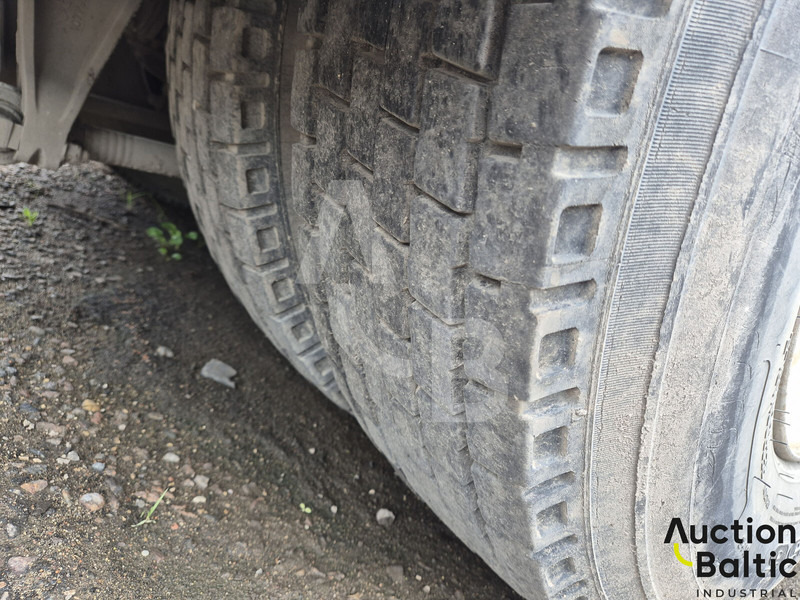 Balayeuse de voirie Volvo FL618: photos 20