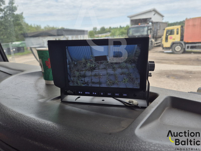 Balayeuse de voirie Volvo FL618: photos 9
