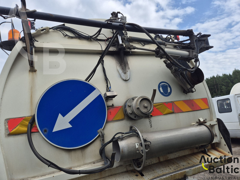 Balayeuse de voirie Volvo FL618: photos 14