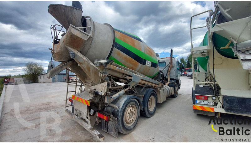 Volvo FM12 - Camion malaxeur: photos 4 Volvo FM12 - Camion malaxeur: photos 4