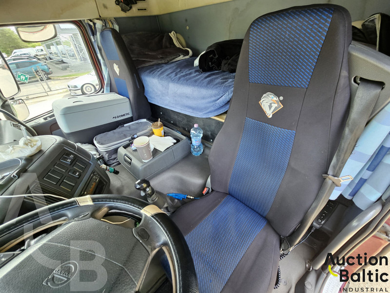 Camion porte-voitures Volvo FM440: photos 10