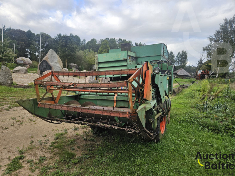 Westerasmaskiner AB AKTIV 800 - Moissonneuse-batteuse: photos 2 Westerasmaskiner AB AKTIV 800 - Moissonneuse-batteuse: photos 2