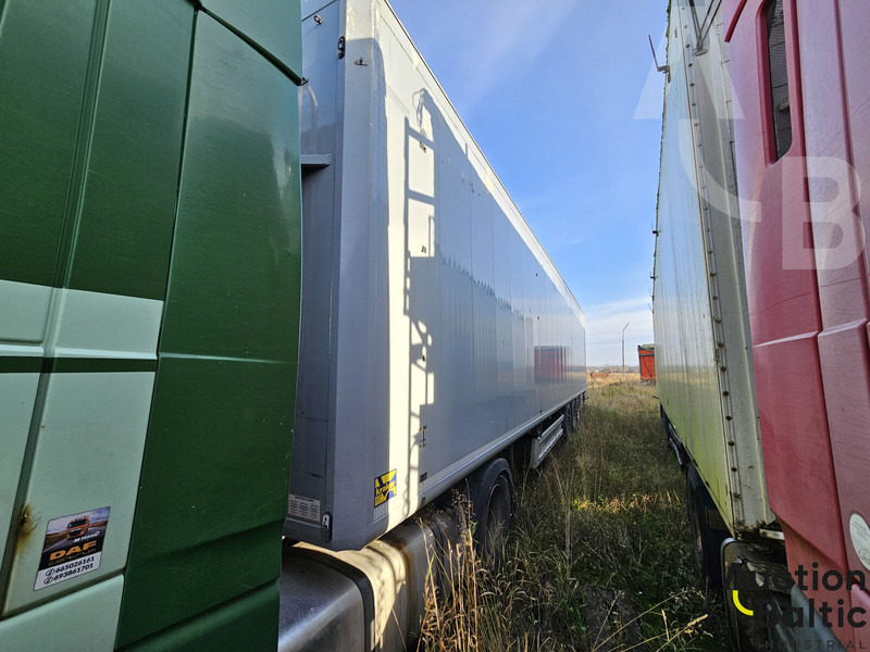 Kraker CF200 - Semi-remorque rideaux coulissants: photos 2 Kraker CF200 - Semi-remorque rideaux coulissants: photos 2