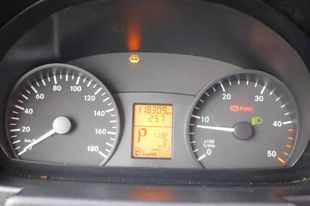 Fourgon grand volume Mercedes-Benz Sprinter II Pritsche/ Koffer/Regalsystem: photos 9 Fourgon grand volume Mercedes-Benz Sprinter II Pritsche/ Koffer/Regalsystem: photos 9