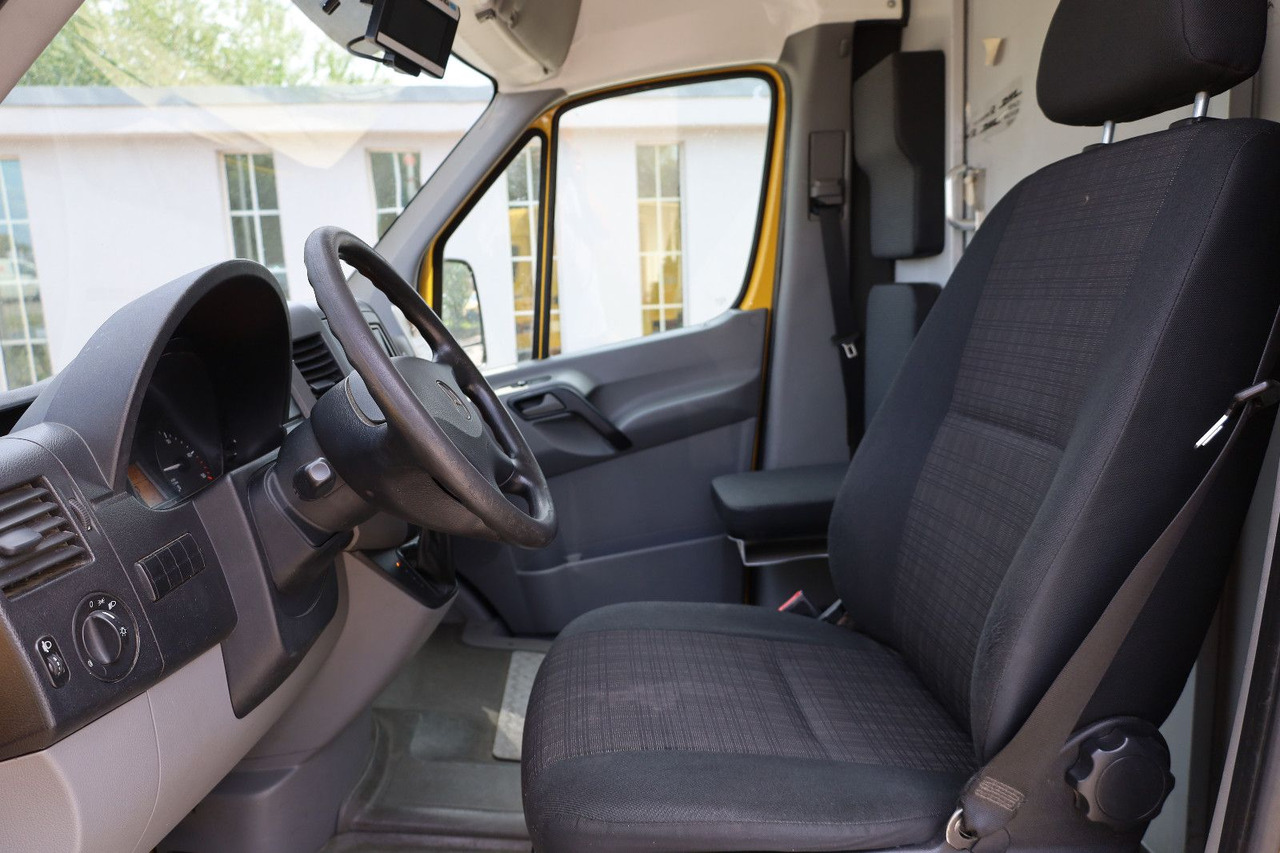 Mercedes-Benz Sprinter II Pritsche/ Koffer/Regalsystem - Fourgon grand volume: photos 5 Mercedes-Benz Sprinter II Pritsche/ Koffer/Regalsystem - Fourgon grand volume: photos 5