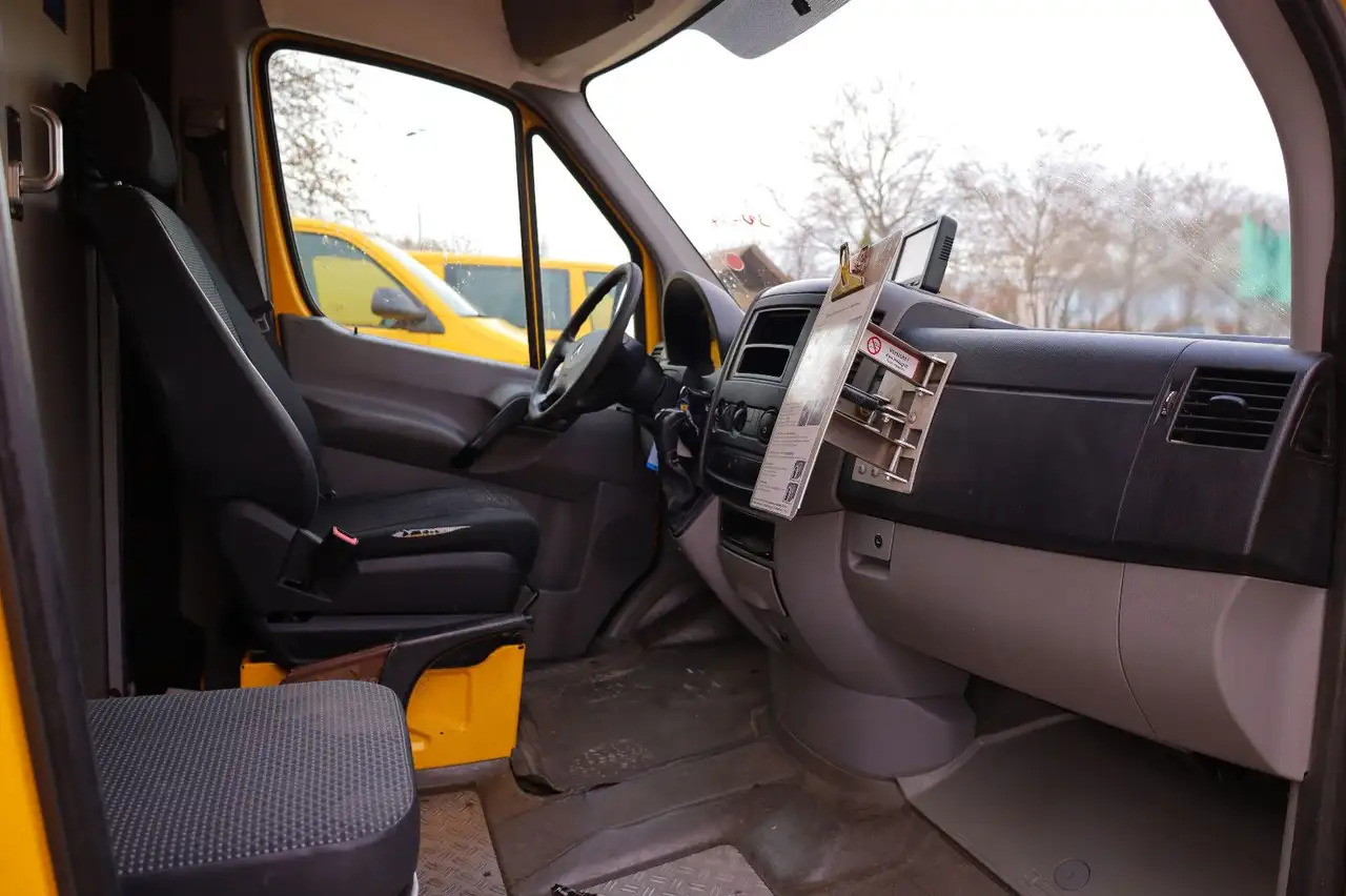 Fourgon grand volume Mercedes-Benz Sprinter II Pritsche/ Koffer/Regalsystem: photos 7 Fourgon grand volume Mercedes-Benz Sprinter II Pritsche/ Koffer/Regalsystem: photos 7