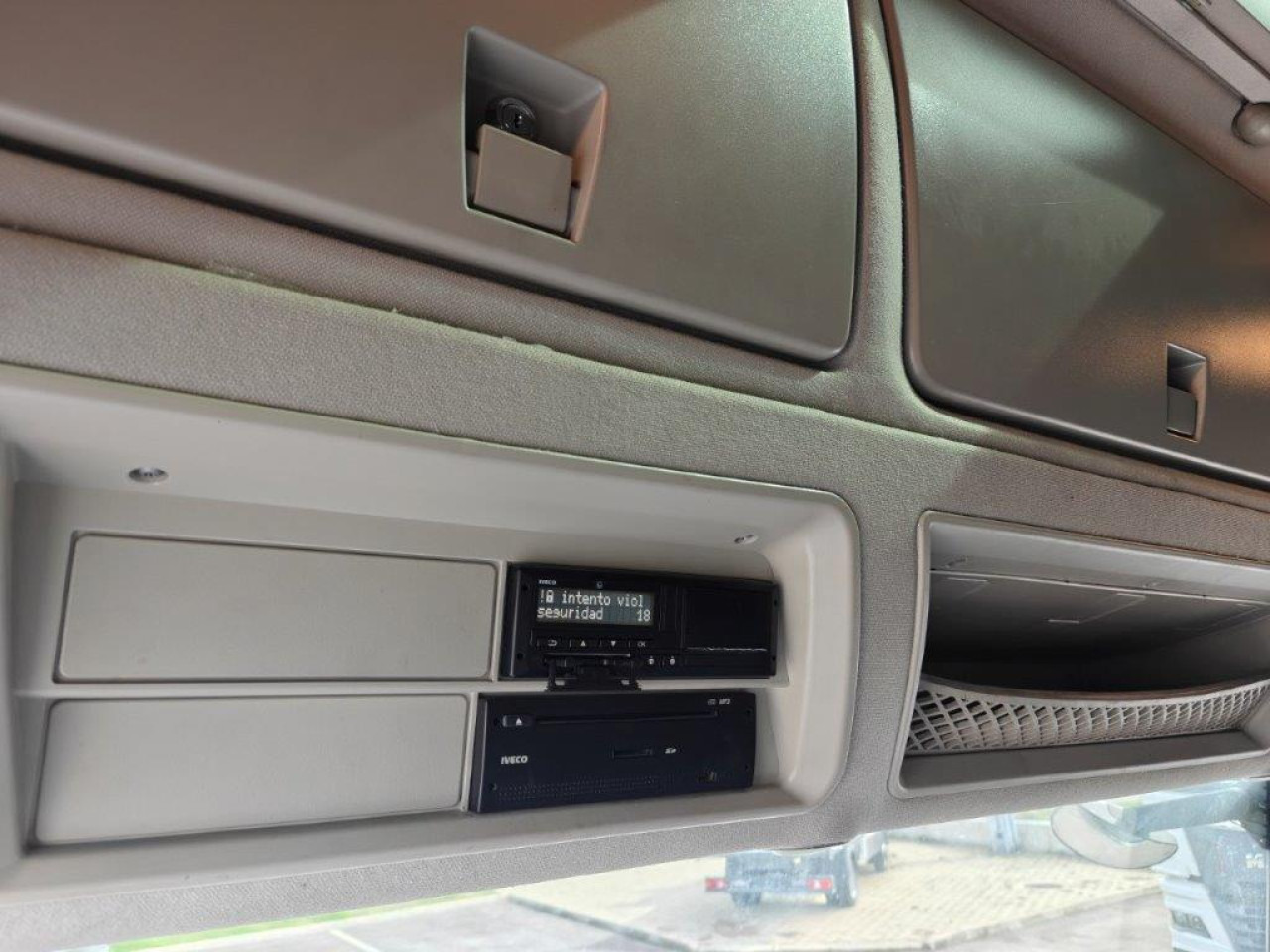 Tracteur routier IVECO Stralis AS440S46T/PLNG Intarder Klima Luftfeder ZV: photos 14 Tracteur routier IVECO Stralis AS440S46T/PLNG Intarder Klima Luftfeder ZV: photos 14